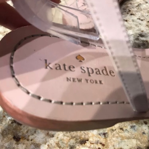 ‼️SOLD on Posh 🇨🇦‼️Kate Spade Flower Leather 8 - Picture 5 of 5